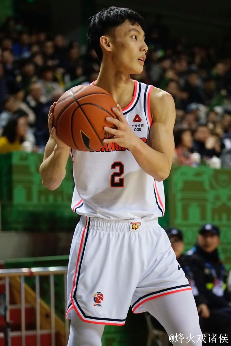 全运会男篮:徐杰砍下18分7助攻 广东力克浙江捧杯 全运会男篮:徐杰砍下18分7助攻 广东力克浙江捧杯